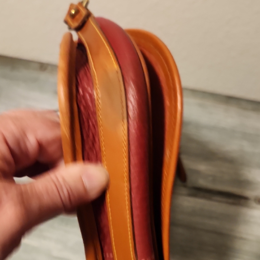 Vintage Dooney & Bourke Crossbody - Picture 3 of 16